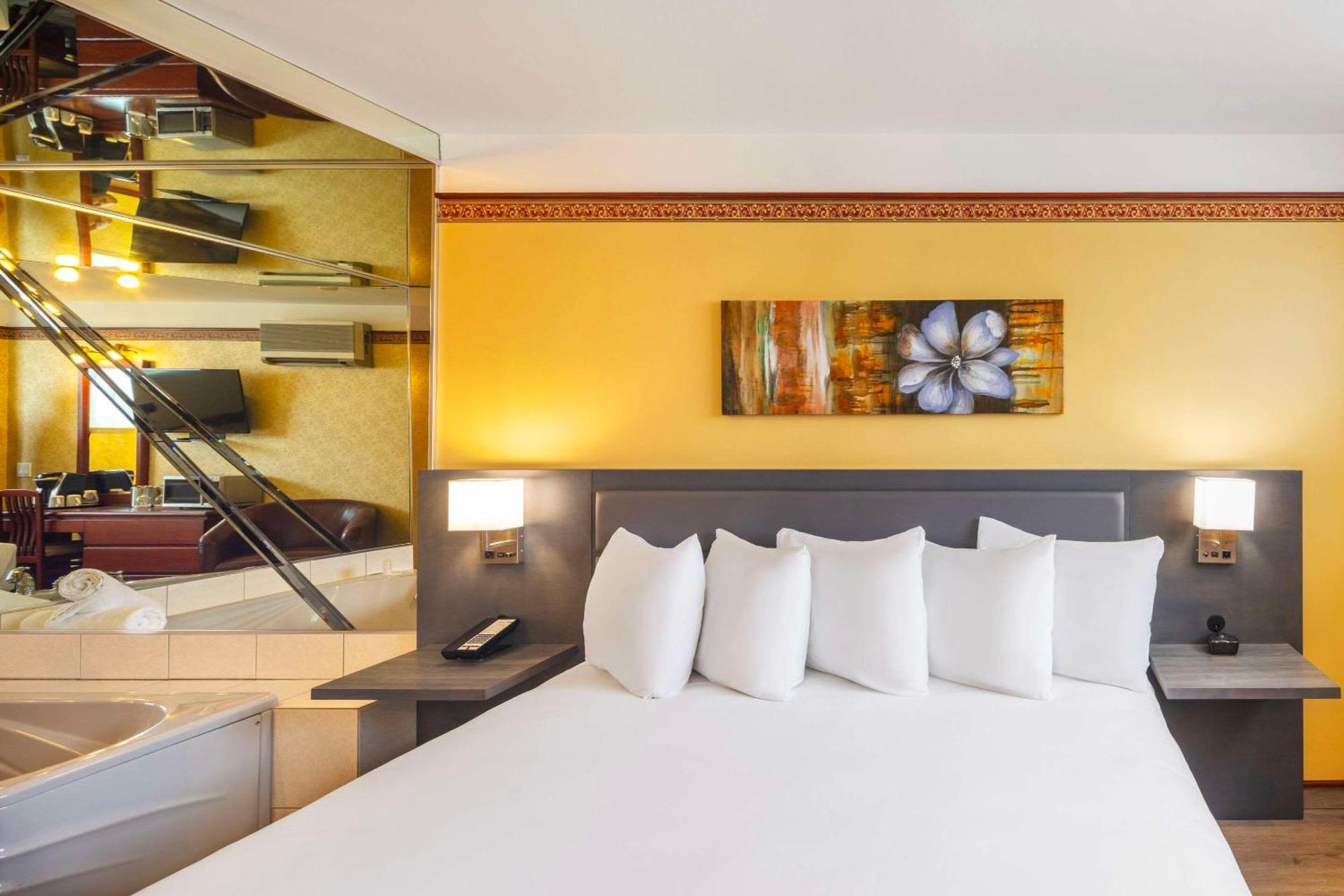 Trois-Rivières Les Suites De Laviolette Ascend Hotel Collection מראה חיצוני תמונה